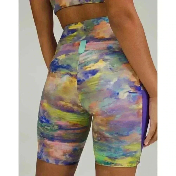 Lululemon Women's Cargo SHR Hiking Shorts 8" 4 Altered Nature Multi Carabiner - Picture 9 of 13